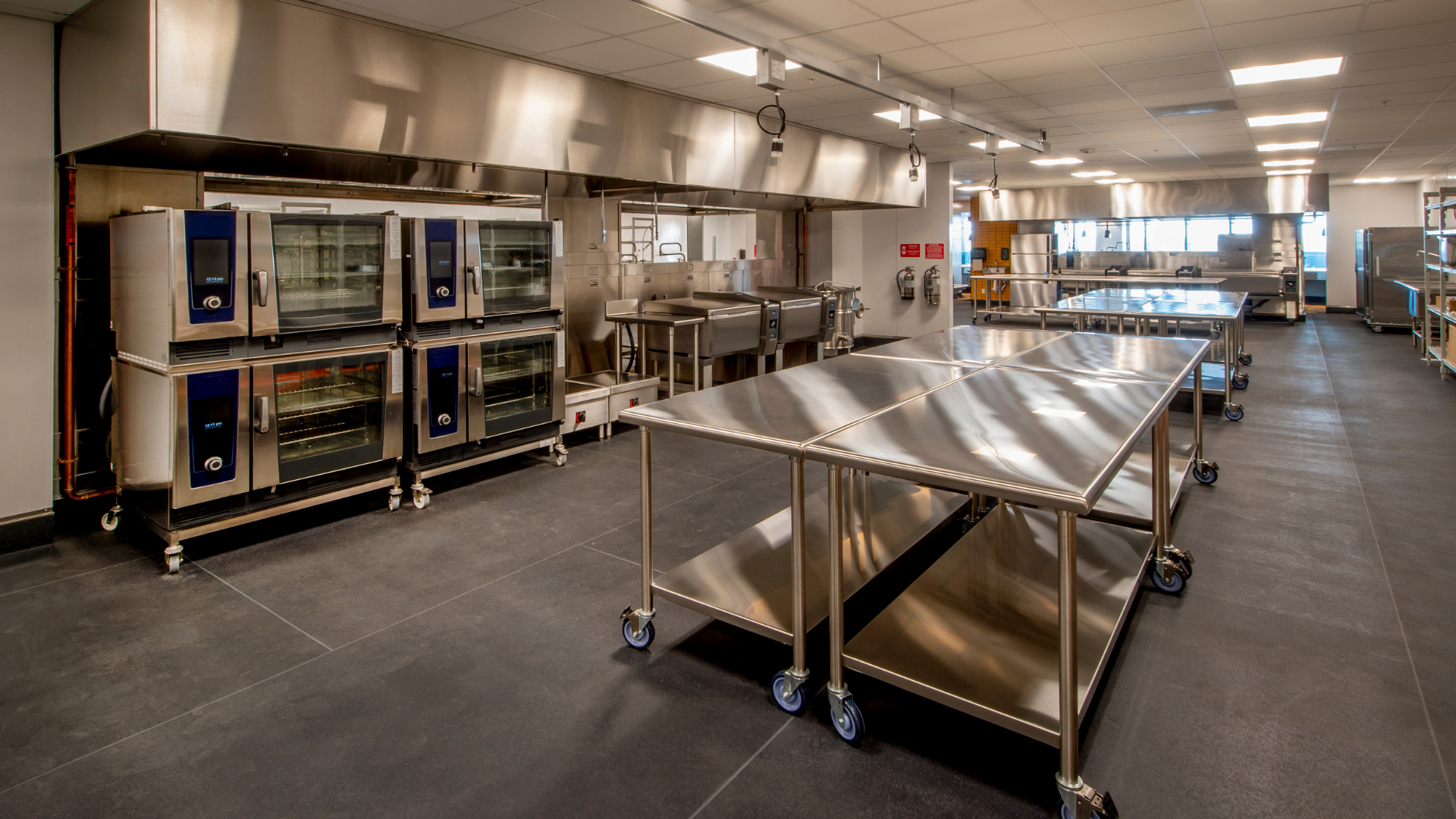 commercial kitchen cleaning